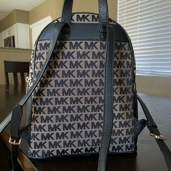 MICHAEL KORS BACKPACK - Picture 2 of 3